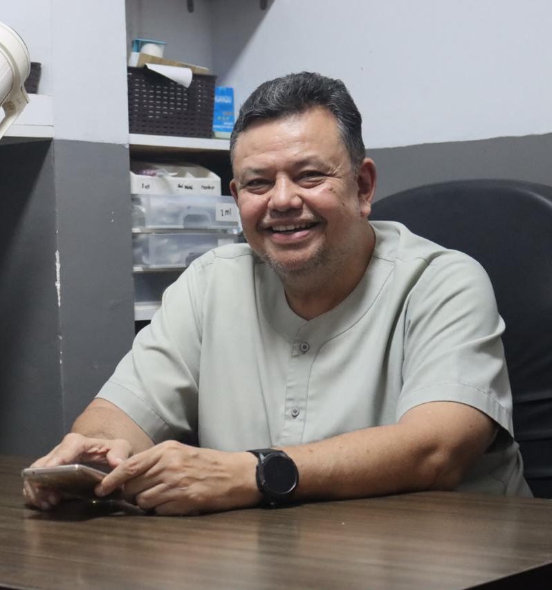 drh. Gustav Ananta Mueller